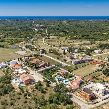Majmajola Garden For 14 Persons Near Pula With Kids Playground, Sauna & Large Garden Villa