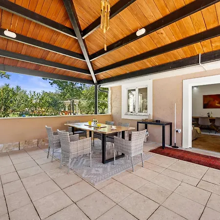 Majmajola Garden For 14 Persons Near Pula With Kids Playground, Sauna & Large Garden Villa