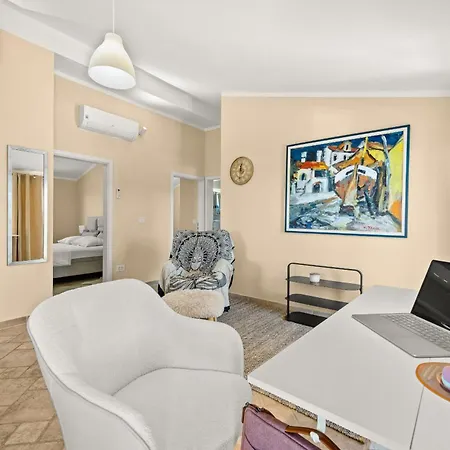 Majmajola Garden For 14 Persons Near Pula With Kids Playground, Sauna & Large Garden Vodnjan