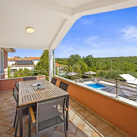 Majmajola Garden For 14 Persons Near Pula With Kids Playground, Sauna & Large Garden Villa *