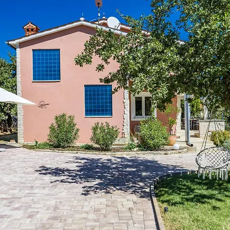 Villa Majmajola Garden For 14 Persons Near Pula With Kids Playground, Sauna & Large Garden