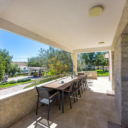 Majmajola Garden For 14 Persons Near Pula With Kids Playground, Sauna & Large Garden Villa *